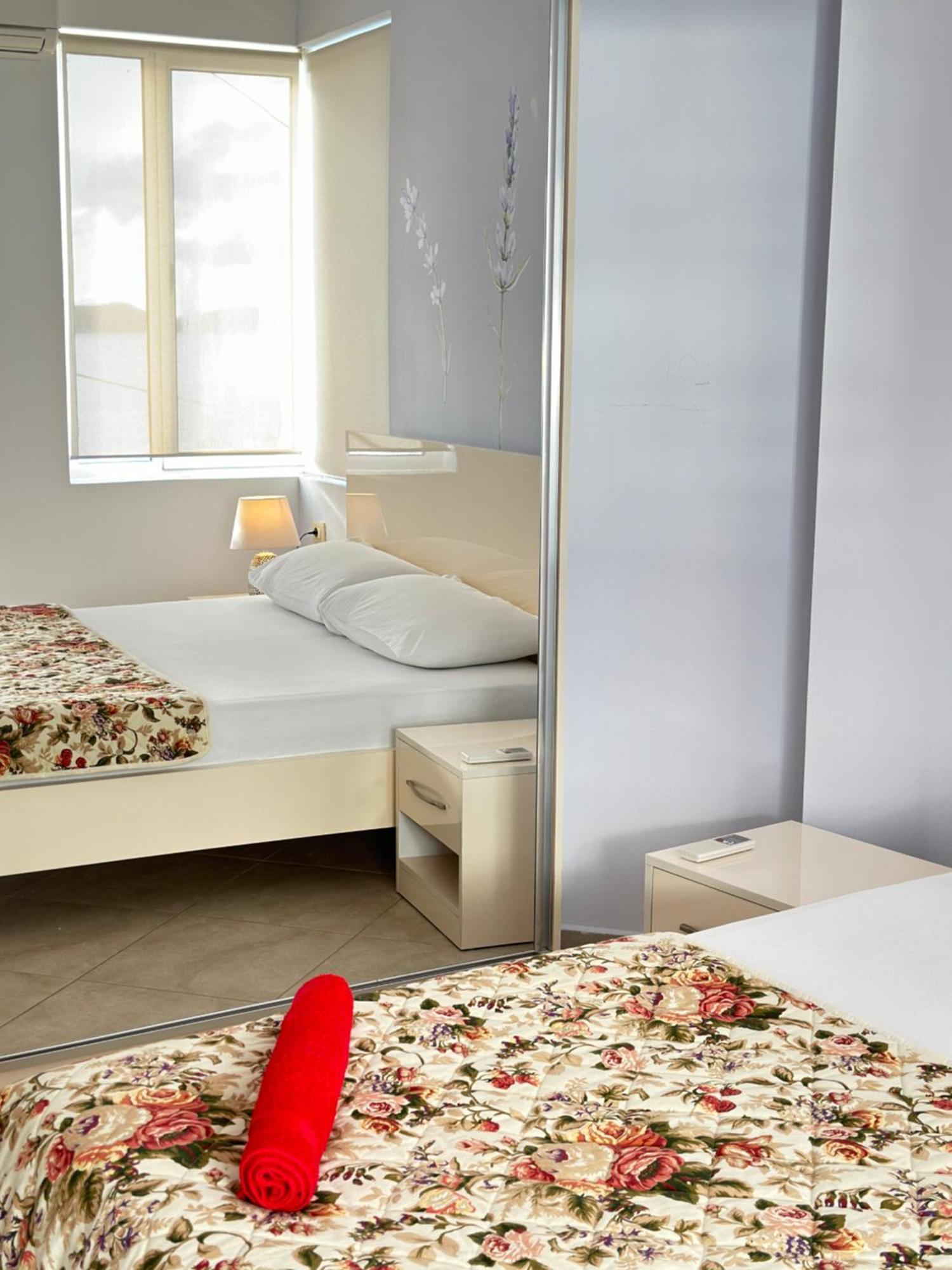 Violet Sea View Apartment Sarandë Exteriör bild